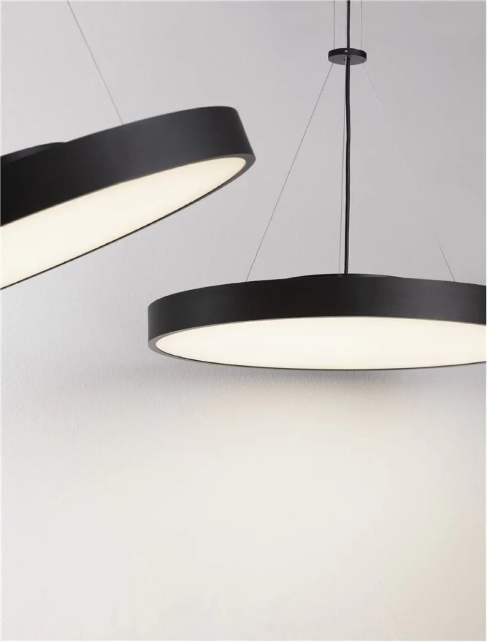 Pendul din Aluminiu Negru H5,5-120xL40cm IP20 24W 2341lm 3000k PERFECT